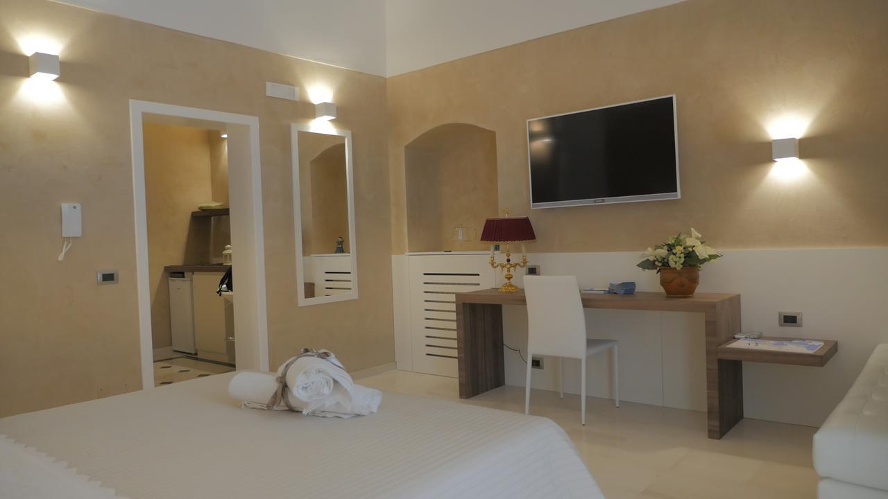 Borgo Marsala Bed & Breakfast Trani Bagian luar foto