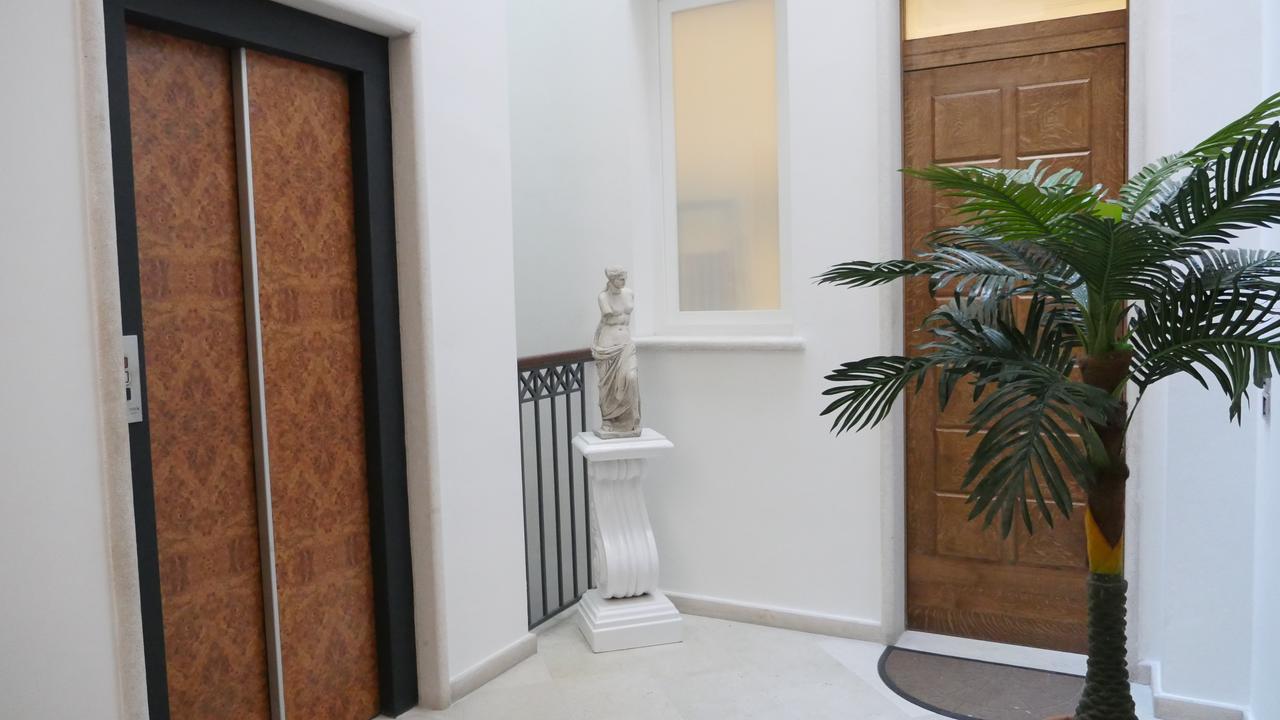 Borgo Marsala Bed & Breakfast Trani Bagian luar foto