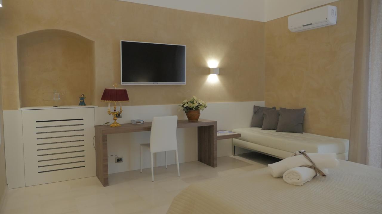 Borgo Marsala Bed & Breakfast Trani Bagian luar foto