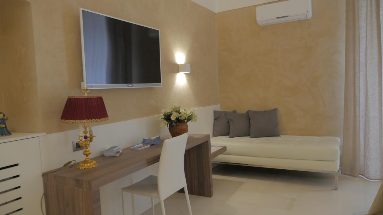Borgo Marsala Bed & Breakfast Trani Bagian luar foto