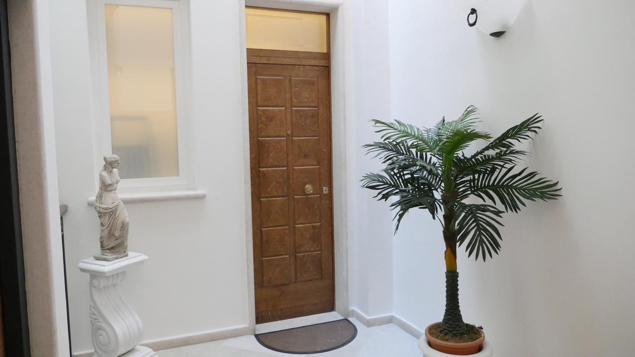 Borgo Marsala Bed & Breakfast Trani Bagian luar foto