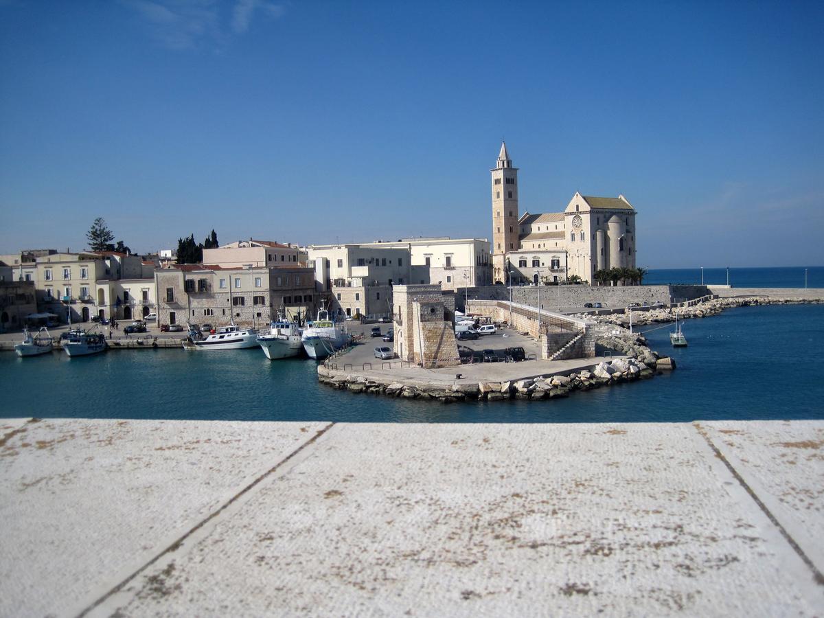 Borgo Marsala Bed & Breakfast Trani Bagian luar foto